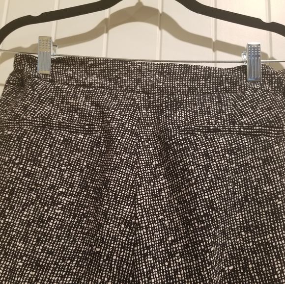 Stylish Black and White Women's Pants - Picture 5 of 7